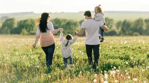 Duża podwyżka kwoty wolnej od podatku, likwidacja umów śmieciowych. Zmiany dla pracowników