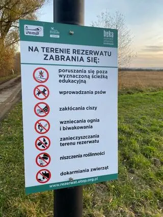 Na terenie rezerwatu obowiązuje między innymi zakaz zakłócania ciszy 