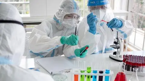 covid koronawirus laboratorium shutterstock_1714574575-1.jpeg