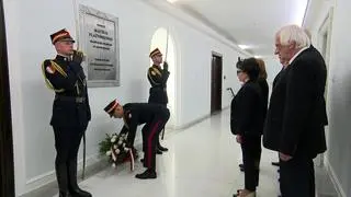 Marszałek i członkowie Prezydium Sejmu oddali hołd ofiarom katastrofy smoleńskiej
