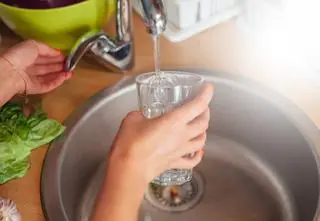 Jak uniknąć "wiecznych chemikaliów"? Eksperci radzą