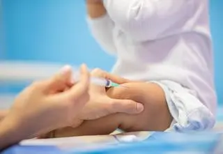 Pediatrzy proszą o zmianę szczepionki. Chodzi o ochronę przed groźnym serotypem
