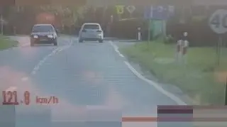 Pomiar prędkości pokazał, że kierowca jechał trzy razy szybciej niż pozwalały mu przepisy