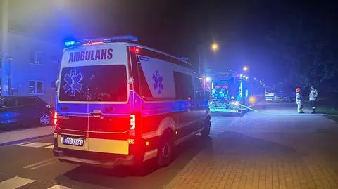 Ogień pojawił się w piwnicy, płonął człowiek, ewakuowano 50 osób