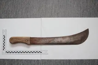 Zabezpieczona przez policjantów broń