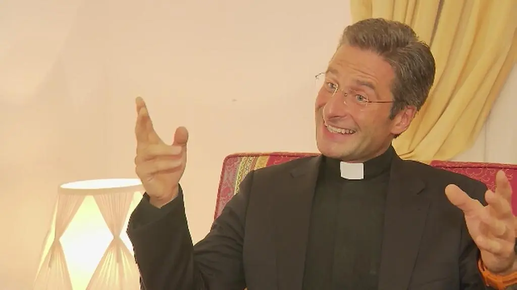 Ksiądz Krzysztof Charamsa odpowiada na pytanie - Kim jest?