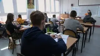 Większość uczniów uczy się dziś w domach, a nie w klasach