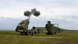 Samobieżna, automatyczna haubica FH77BW Archer