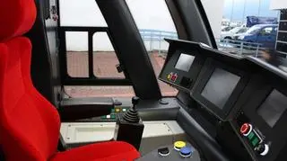 Wnętrze kabiny motorniczego