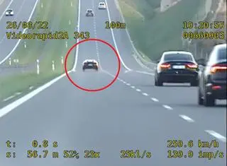 Pędził lamborghini prawie 260 kilometrów na godzinę