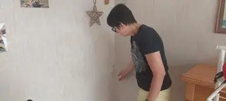 Popękało też w rogu ścian