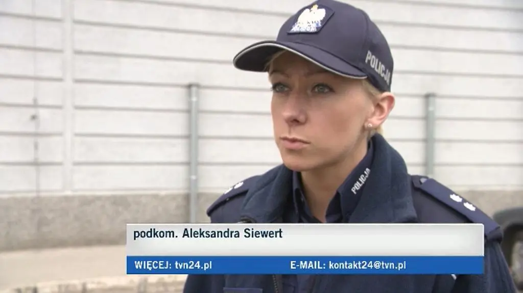 Wózek z dzieckiem zakleszczony w drzwiach SKM