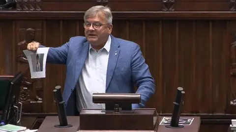 Poseł Łącki podaje zdjęcie dziecka z Michałowa szefowi BBN. Soloch strąca je na sejmową podłogę