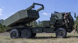 Wyrzutnia HIMARS. Widoczne miejsce na sześć pocisków kalibru 227 milimetrów