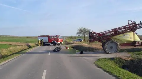 21-letni motocyklista zderzył się z ciągnikiem rolniczym 