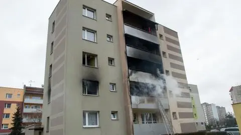 Krzyczeli do niego: skacz. Zginął w płomieniach na balkonie