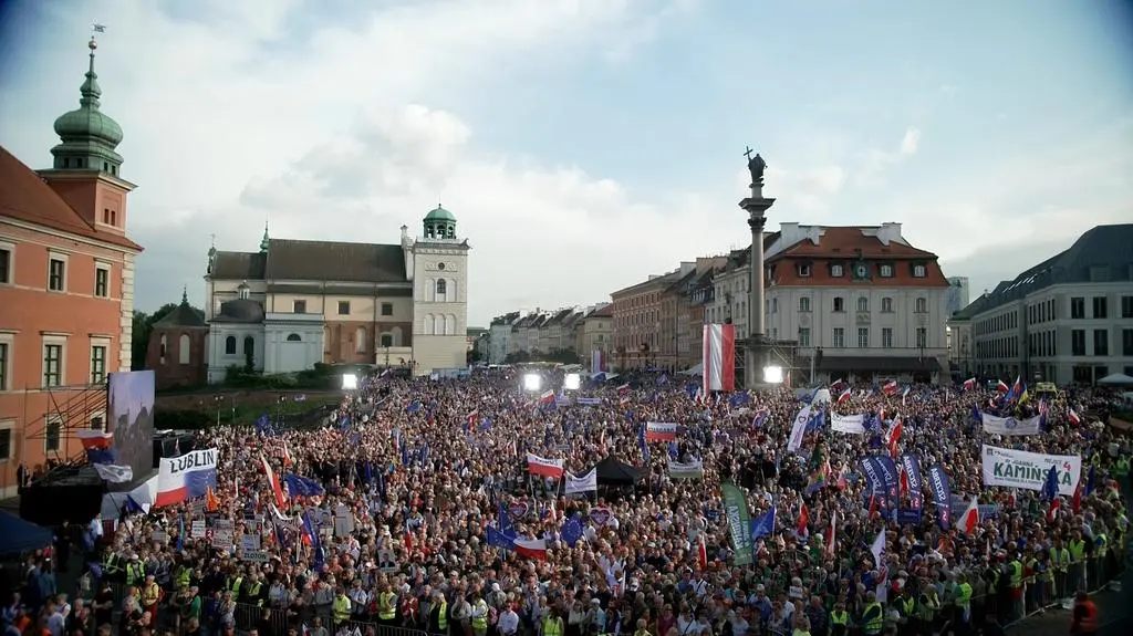 Wiec PO na Placu Zamkowym