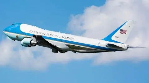 Air Force One - Karol Ciesluk shutterstock_1477995563