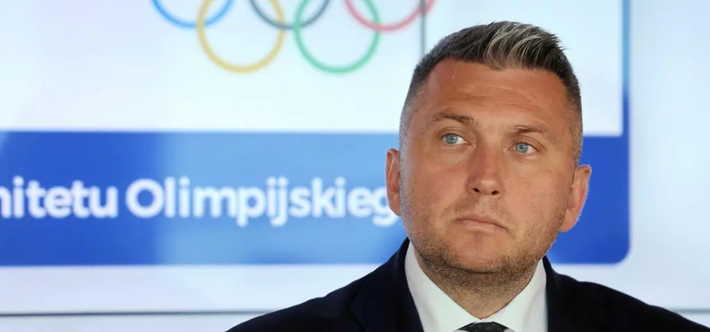 "Zobaczysz, to gruba kasa". Rozłam wokół Piesiewicza