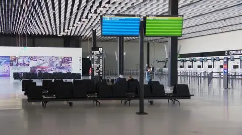 Podróżni nie chcą latać z Radomia. Do realizacji planów sporo brakuje