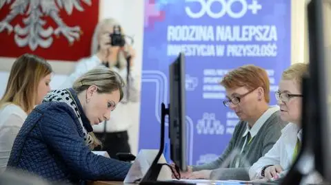 Polacy ruszyli po 500 zł na dziecko. 100 tys. wniosków przez internet