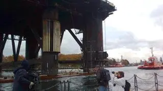 Platformę do stoczni holowały dwa statki