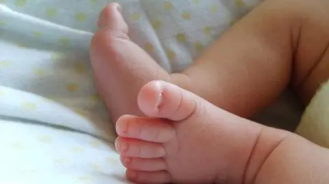 "Zachowywała się normalnie". Urodziła pijane dziecko