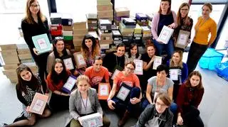 W akcję co roku angażuje się wielu wolontariuszy