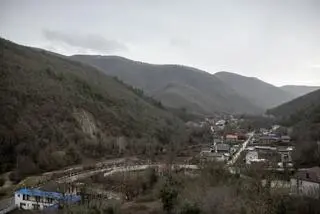 Wygląd na okolicę, gdzie znajduje się luksusowa posiadłość 