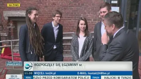 Pisemny egzamin z języka polskiego za maturzystami