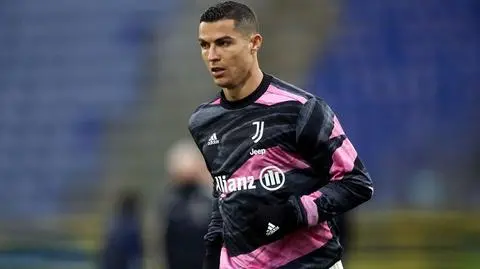 Dyrektor Juventusu wyśmiał doniesienia w sprawie odejścia Ronaldo. "To zaszczyt mieć go w składzie"