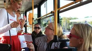 Hostessy informowały o konsekwencjach nie płacenia za bilety