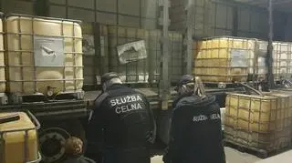 W pojemnikach było  około 30 tysięcy litrów paliwa