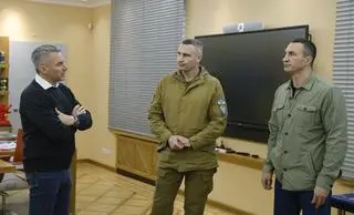 Mer Kijowa Witalij Kliczko z bratem Wołodymyrem