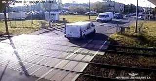 Kierowca próbował manewrować, wycofywał się