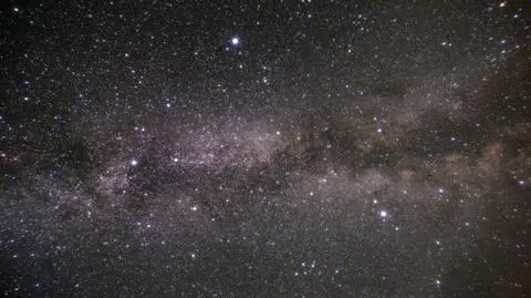 Lato astronomiczne 2021 roku przyszło. Czekają nas noce pełne wspaniałych widoków na niebie