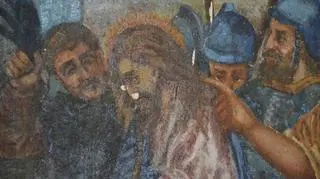 Na jednym z obrazów uszkodzona została twarz Chrystusa