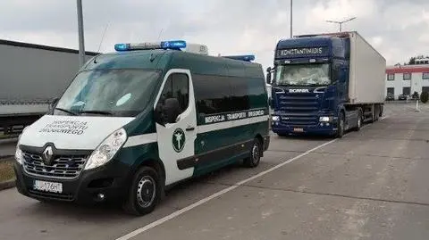 Zatrzymali go niedaleko miejsca wyładunku. Miał w ciężarówce tachograf z wyłącznikiem