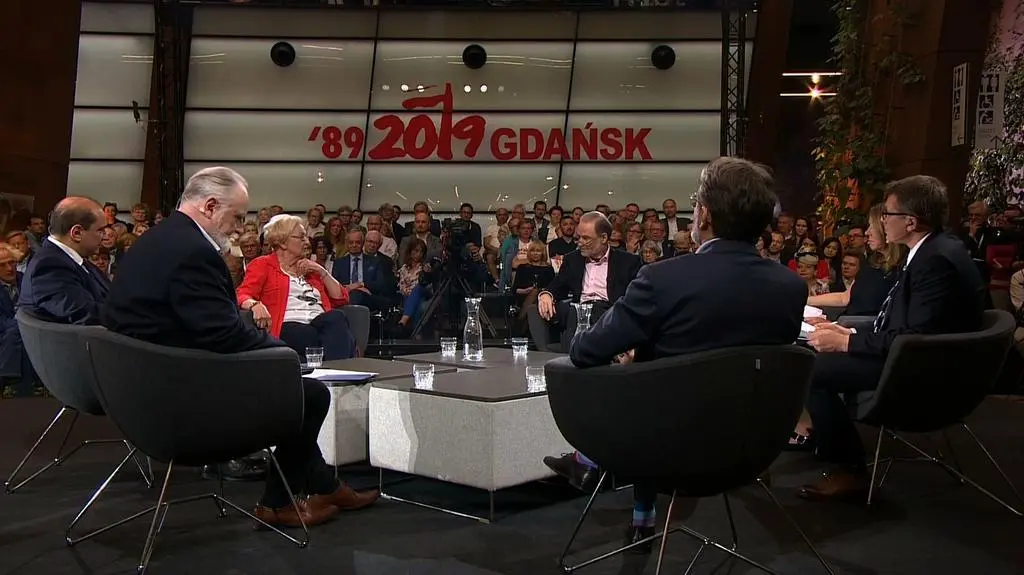 Garton Ash: potrzeba jest samodyscyplina społeczna