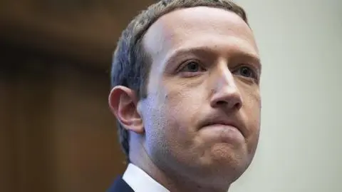 Bojkot Facebooka. Kolejne firmy wycofują reklamy 