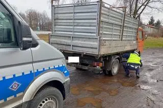 Policjanci skontrolowali przeładowanego volkswagena