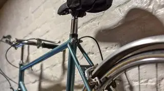 Zwrócił uwagę rowerzystom, po utarczce strzelił