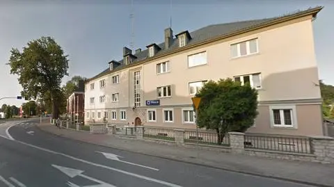 Wjechał pod zakaz na policyjny parking. W aucie miał puszkę piwa, "wydmuchał" pół promila