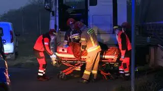 Kierowcę ciężarówki przetransportowano do szpitala