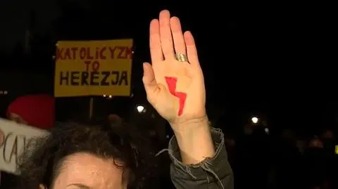 Protest pod krakowską kurią