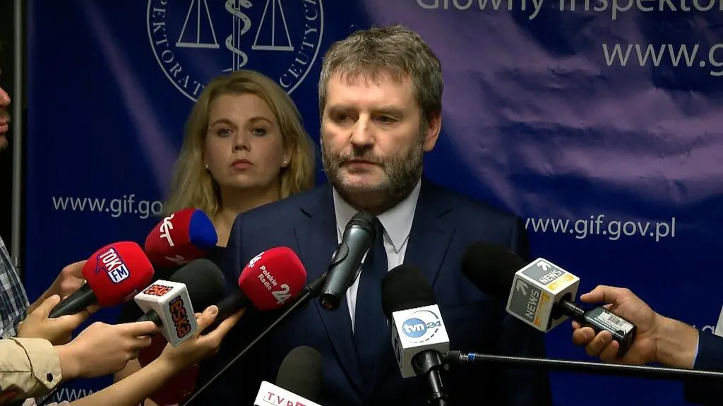 GIF: nie 500 a ponad 300 pozycji zagrożonych