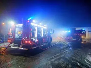 Na miejscu interweniowało kilka zastępów straży pożarnej