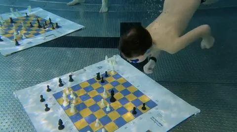 Szachy pod wodą z mistrzem świata