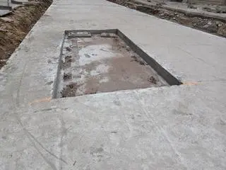 Auto oblane betonem zniknęło w nocy