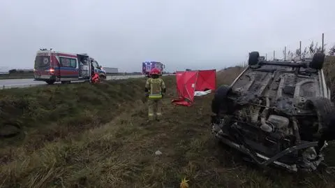 Dachowanie na A1. Nie żyje mężczyzna